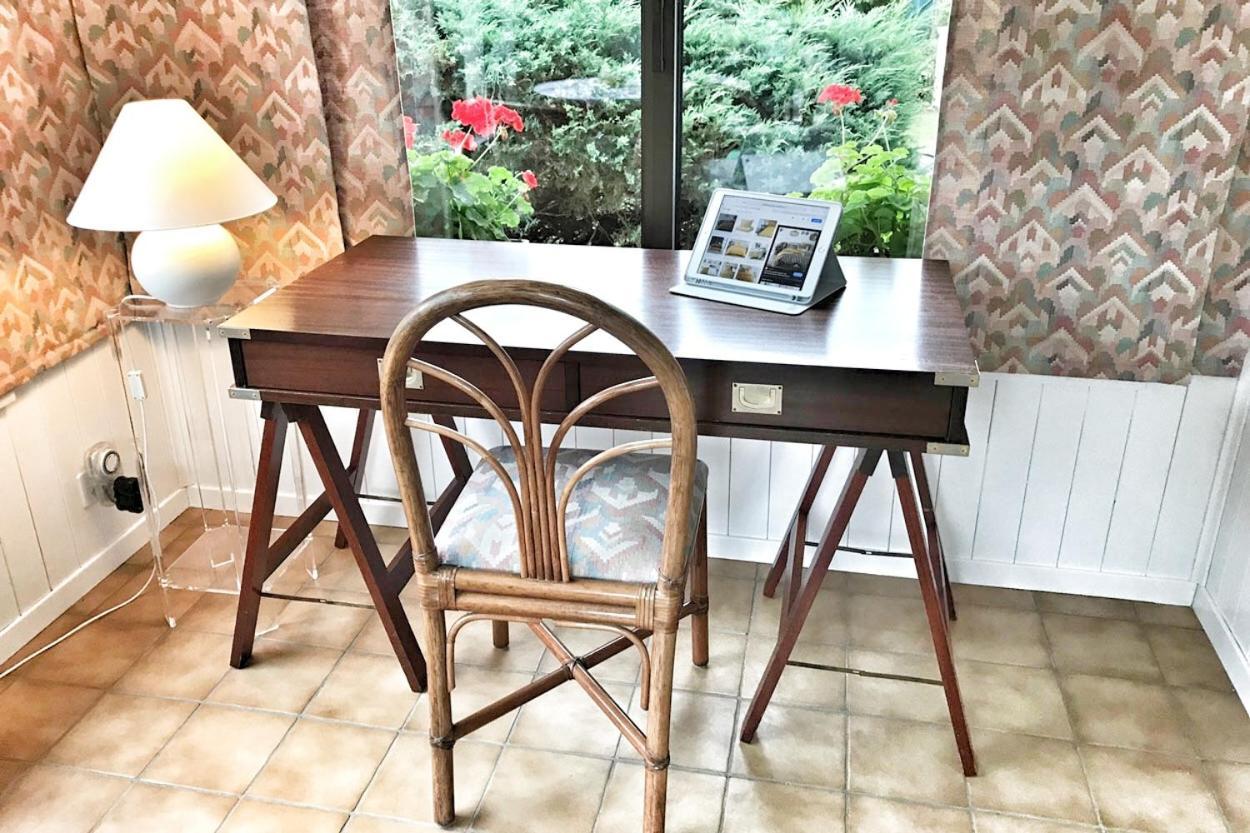 Lindo Lugar - Just A 7 Minute Walk From The Airport Bed and Breakfast Meyrin Eksteriør billede